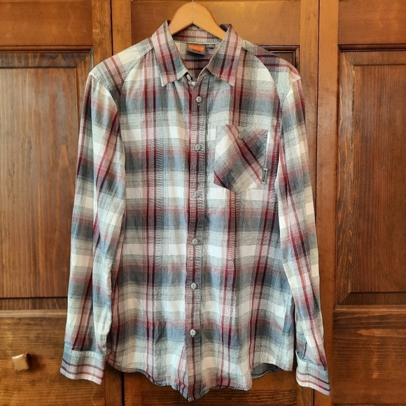Merrell 100% cotton red gray plaid print button up shirt - Picture 1 of 13
